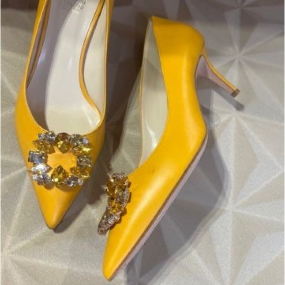 NWT Made In Italy Giovanna Grazzini yellow embellished kitten heels size EU41 - Picture 2 of 7
